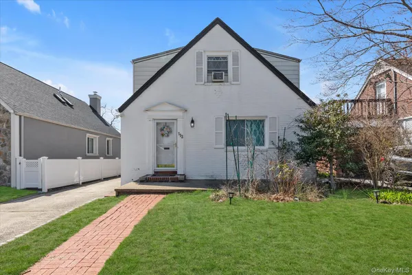 $849,990 | 112 Ann Street, Valley Stream, NY 11580