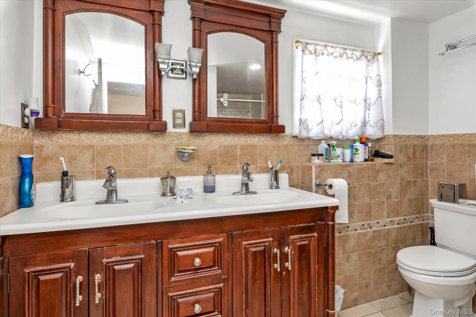 112 Ann Street Valley Stream, NY 11580 - Photo 11 of 23
