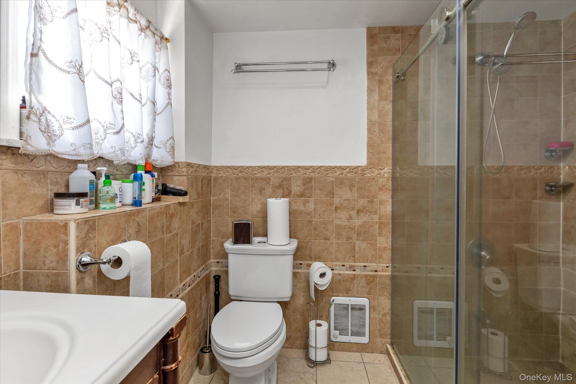 112 Ann Street Valley Stream, NY 11580 - Photo 12 of 23