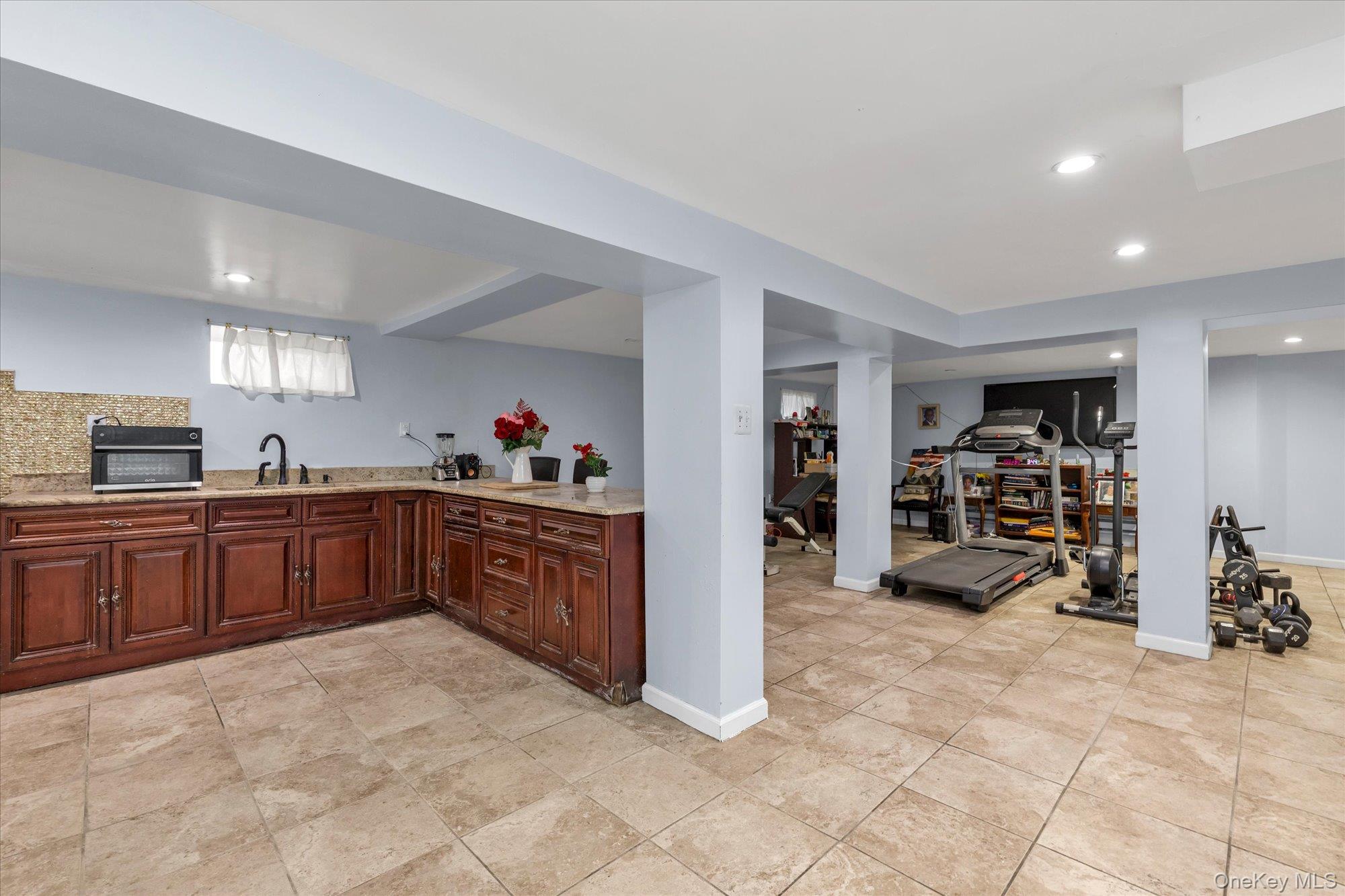 112 Ann Street Valley Stream, NY 11580 - Photo 19 of 23