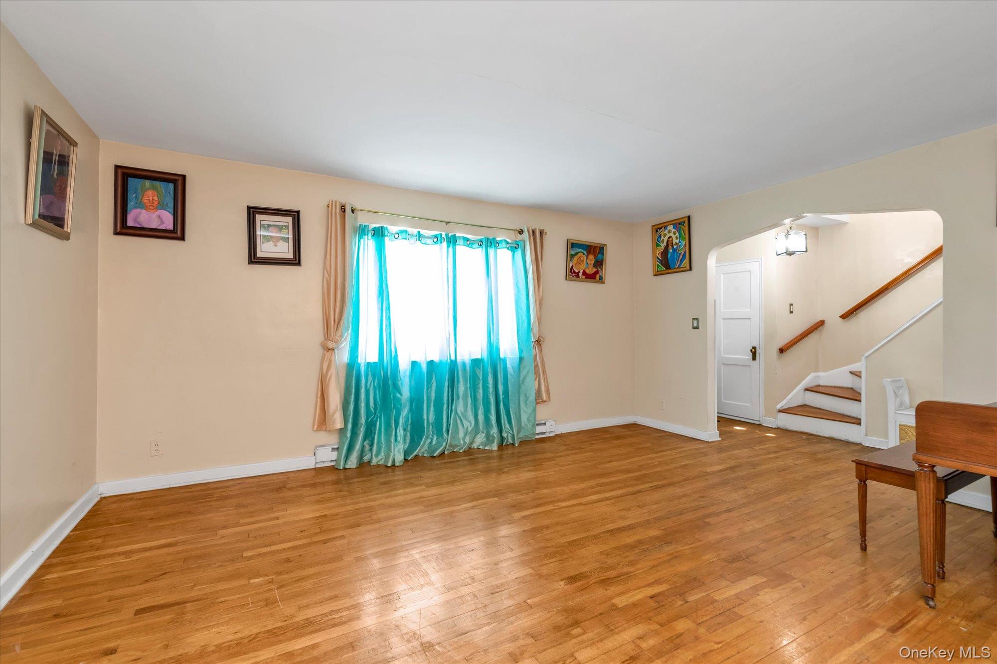 112 Ann Street Valley Stream, NY 11580 - Photo 2 of 23
