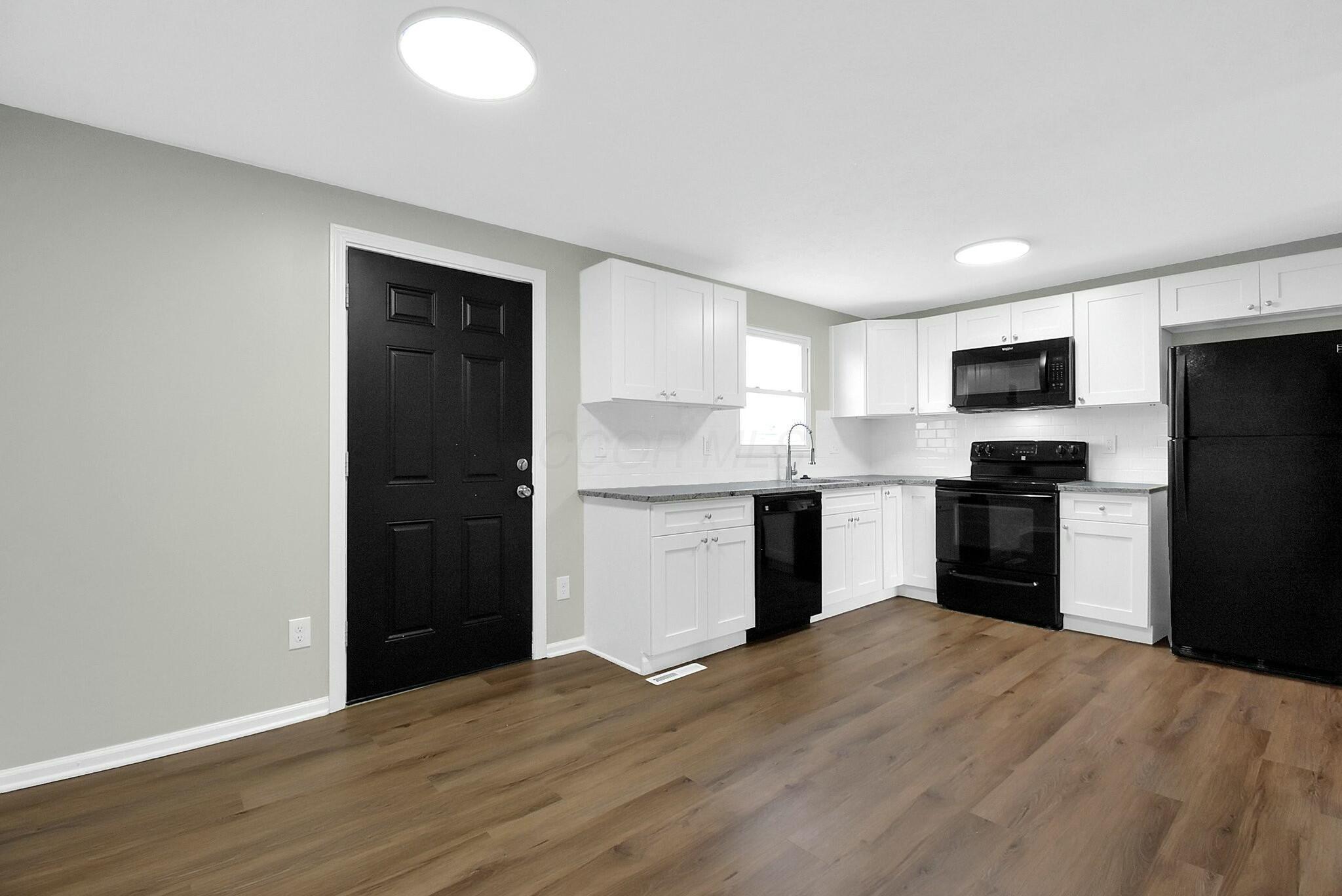 3322 Fontaine Road Columbus, OH 43232 - Photo 14 of 39 Kitchen