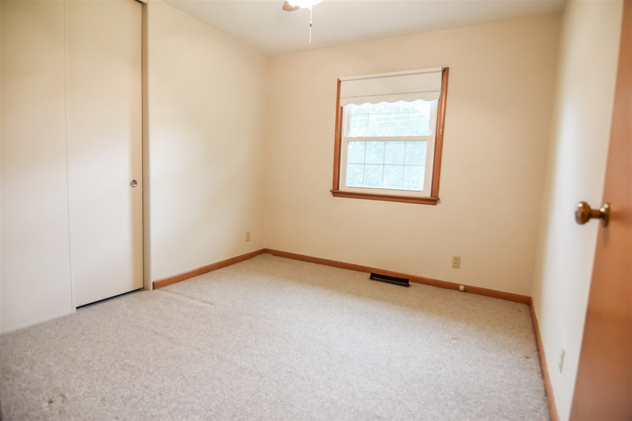 2608 North Red Bank Road Evansville, IN 47720 - Photo 11 of 19 Gallery Image 11