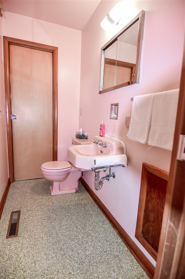 2608 North Red Bank Road Evansville, IN 47720 - Photo 8 of 19 Gallery Image 8
