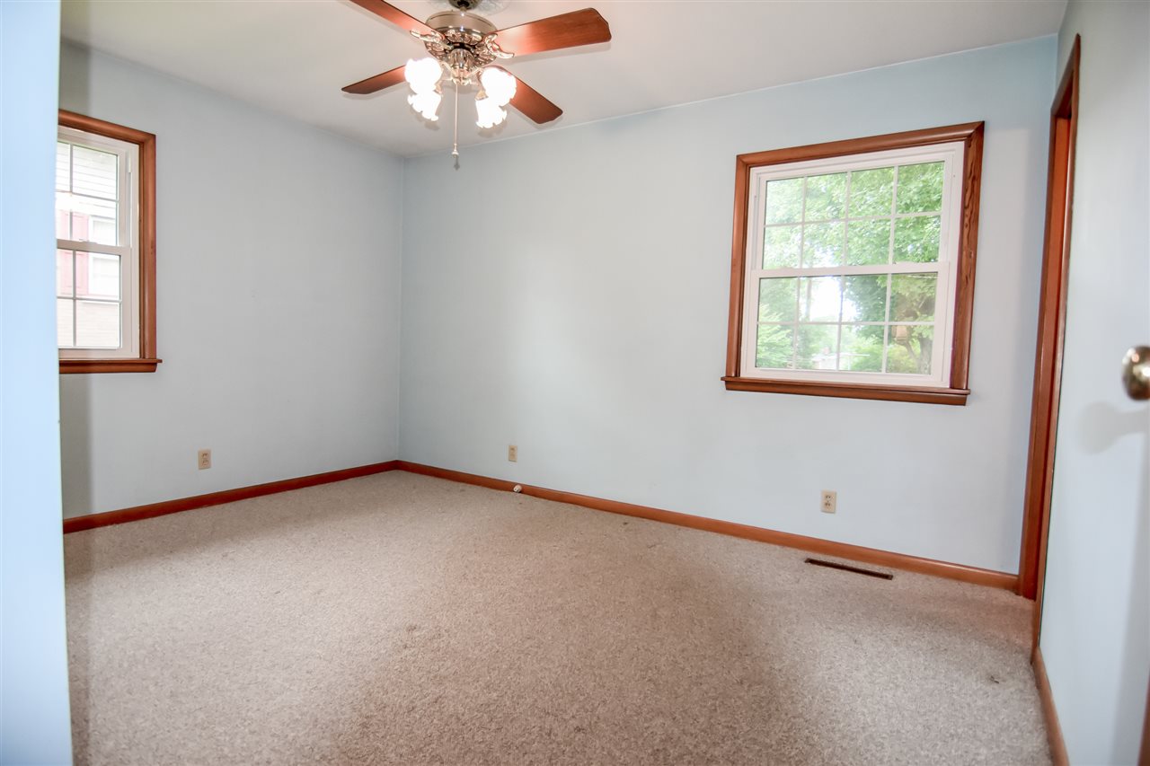 2608 North Red Bank Road Evansville, IN 47720 - Photo 9 of 19 Gallery Image 9