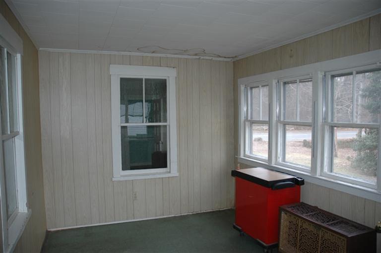 142 Shore Road Bourne, MA 02532 - Photo 19 of 35 an outdoor space with windows