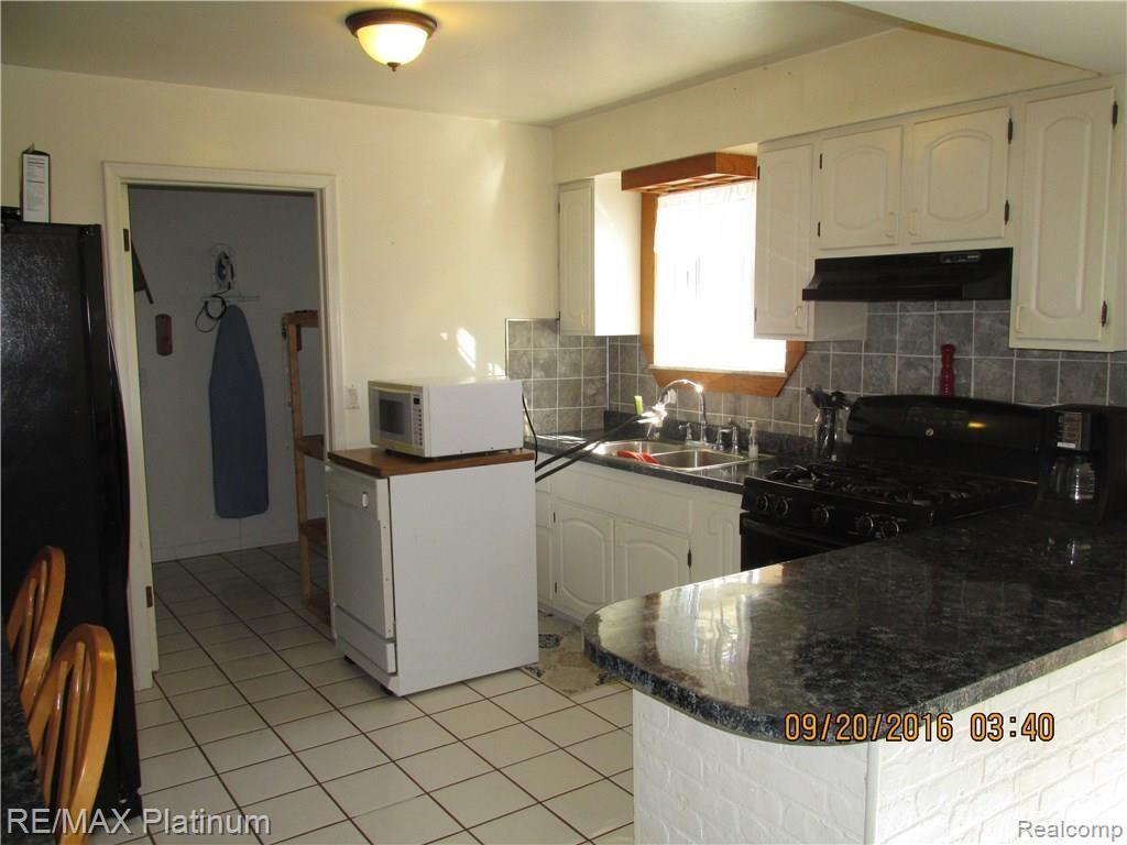 11550 Pittsburg Road Durand, MI 48429 - Photo 4 of 17 IMG_0897.JPG