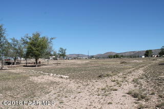 180 West Antelope Run Road Paulden, AZ 86334 - Photo 10 of 11 a view of dirt yard and mountain view
