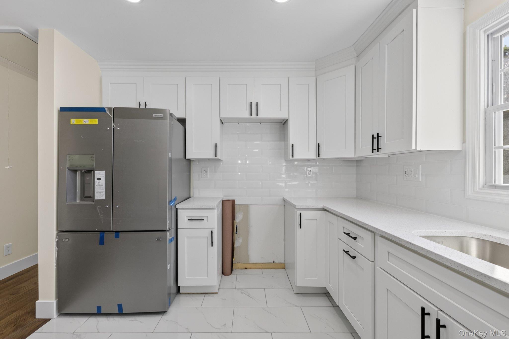 669 Vassar Road Poughkeepsie, NY 12603 - Photo 4 of 23