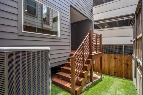 $750,000 | 611 Hartman Street, Houston, TX 77007