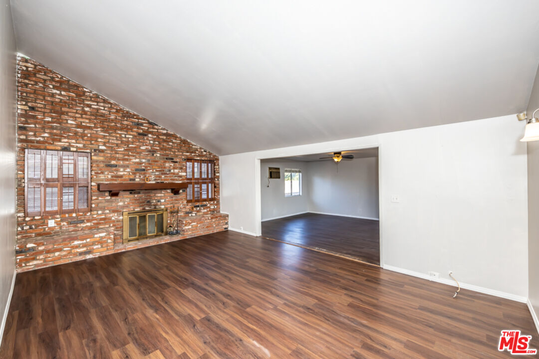 2467 West Chanticleer Road Anaheim, CA 92804 - Photo 5 of 28 Gallery Image 5