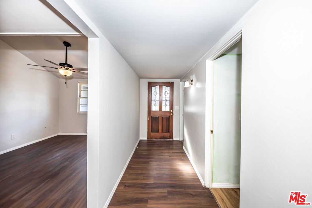 2467 West Chanticleer Road Anaheim, CA 92804 - Photo 8 of 28 Gallery Image 8