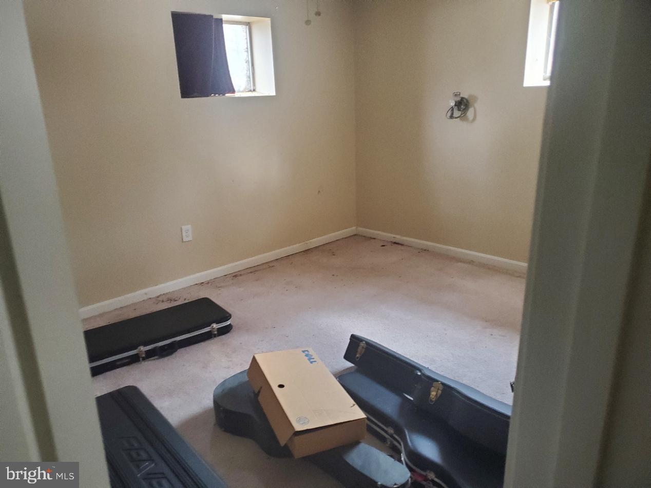 12408 West Old Baltimore Road Boyds, MD 20841 - Photo 12 of 13 a view of workspace with lounge chair