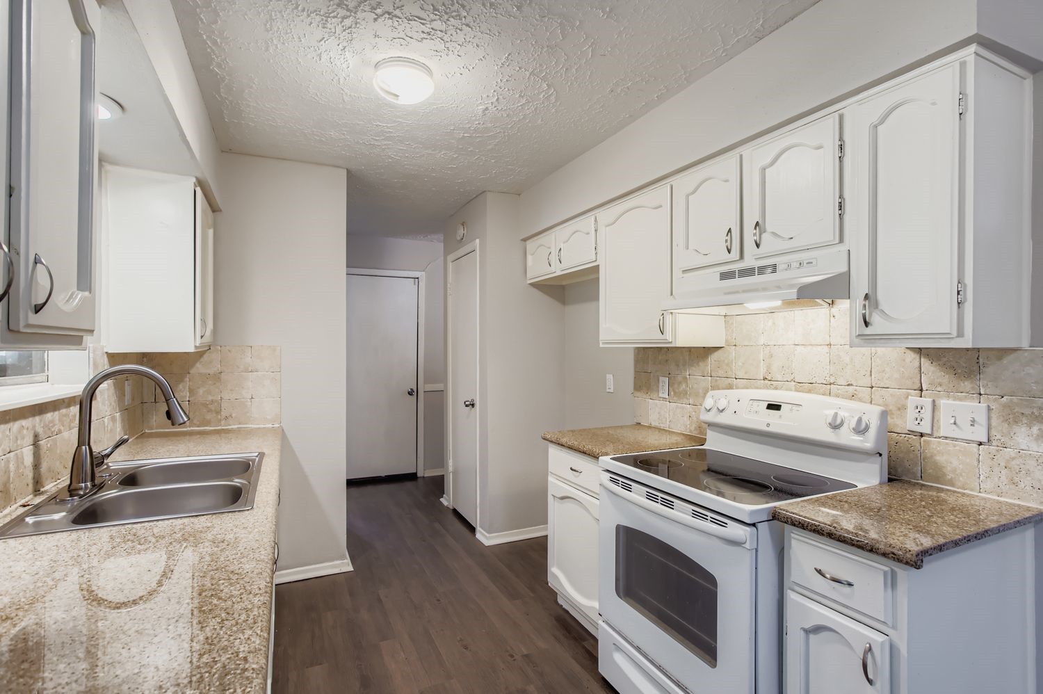 9506 Landry Boulevard Spring, TX 77379 - Photo 7 of 25 Kitchen