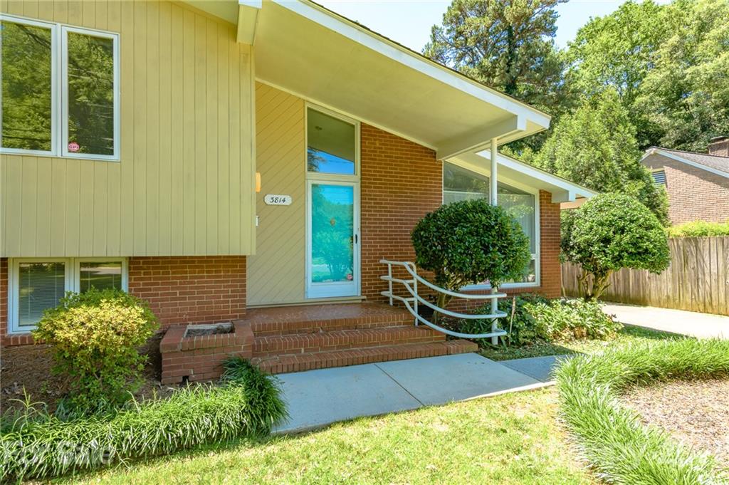 3814 Sulkirk Road Charlotte, NC 28210 - Photo 3 of 29 Gallery Image 3