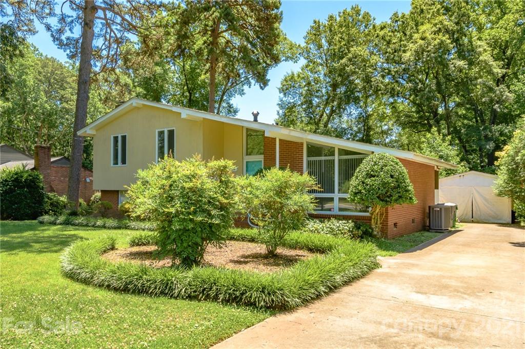 3814 Sulkirk Road Charlotte, NC 28210 - Photo 4 of 29 Gallery Image 4