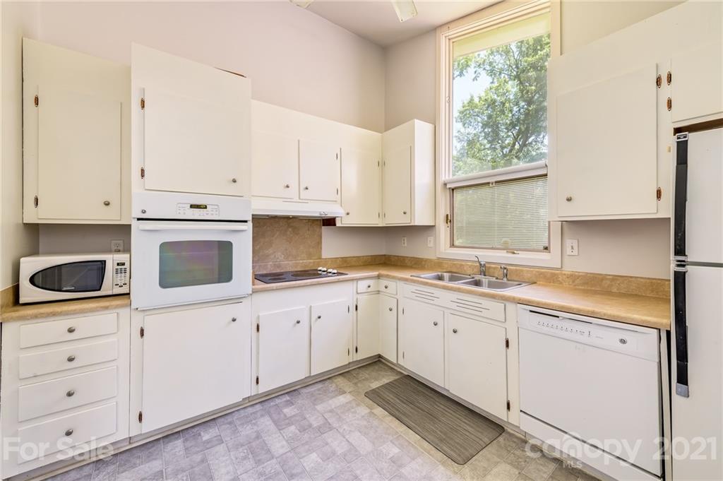 3814 Sulkirk Road Charlotte, NC 28210 - Photo 10 of 29 Gallery Image 10