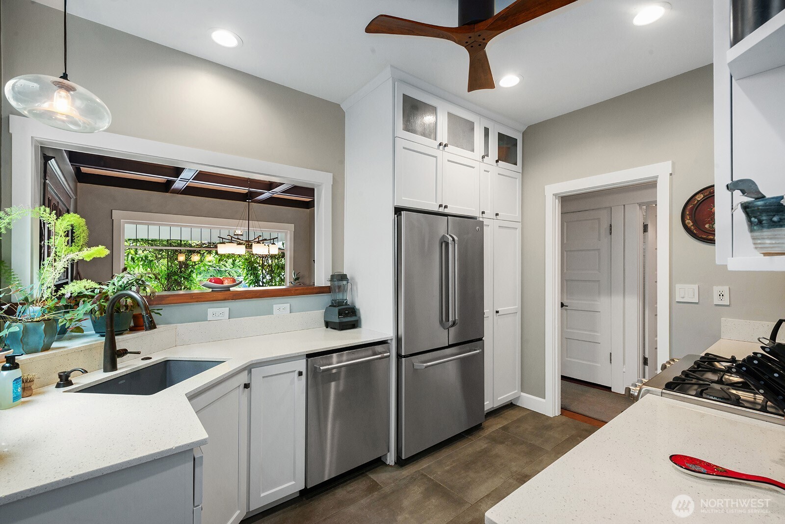 934 30th Avenue Seattle, WA 98122 - Photo 13 of 40
