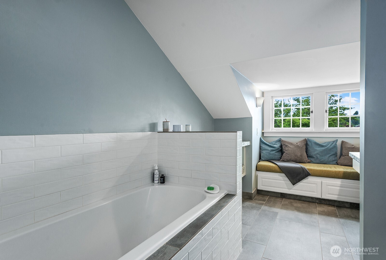 934 30th Avenue Seattle, WA 98122 - Photo 22 of 40