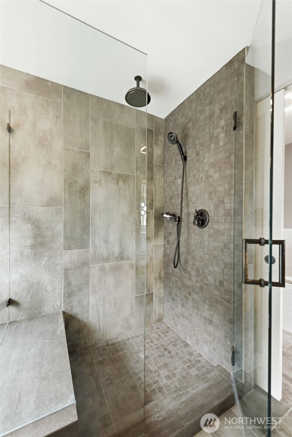 934 30th Avenue Seattle, WA 98122 - Photo 23 of 40