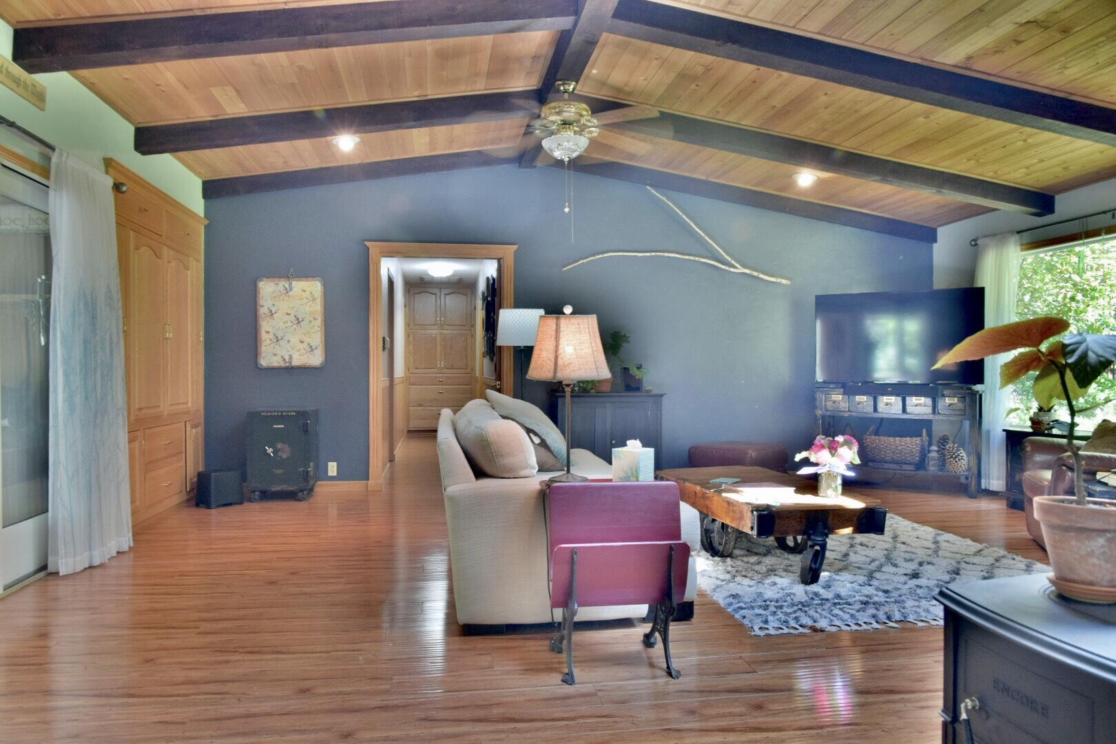 8075 North Applegate Road Grants Pass, OR 97527 - Photo 32 of 44 IMG_0365