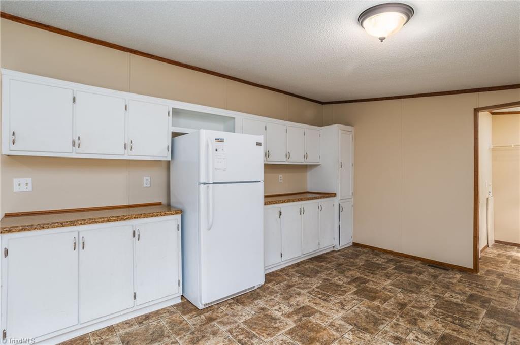 337 Albert Road Stokesdale, NC 27357 - Photo 11 of 30 Gallery Image 11