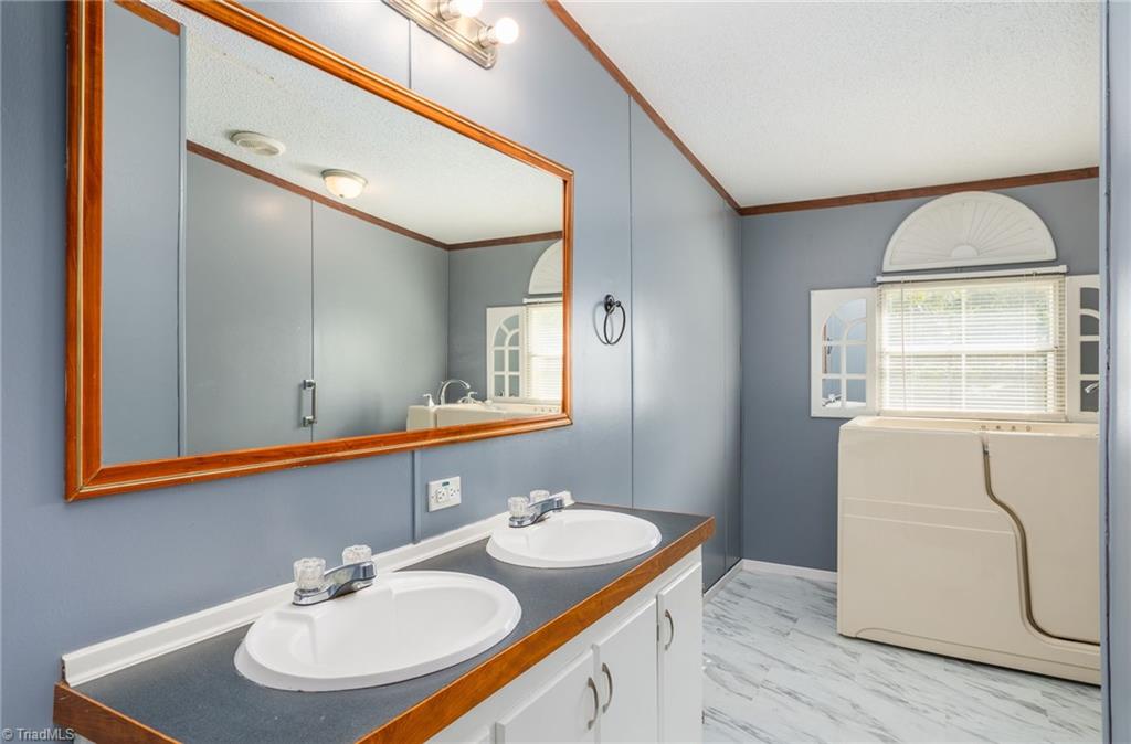 337 Albert Road Stokesdale, NC 27357 - Photo 16 of 30 Gallery Image 16