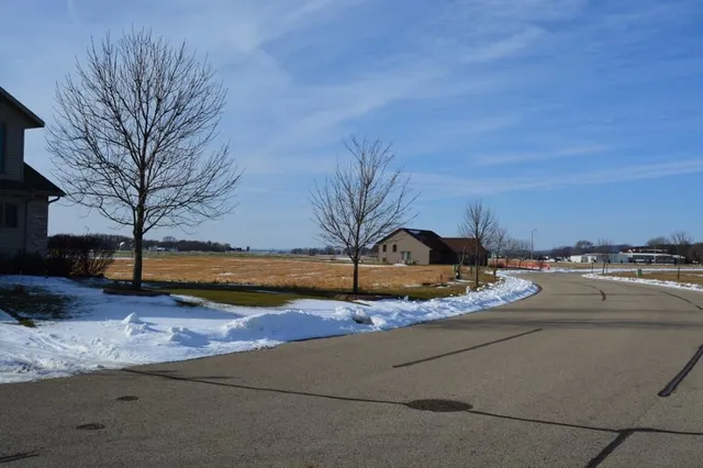 $85,900 | 43 Cedar Spring Green, Spring Green, WI 53588