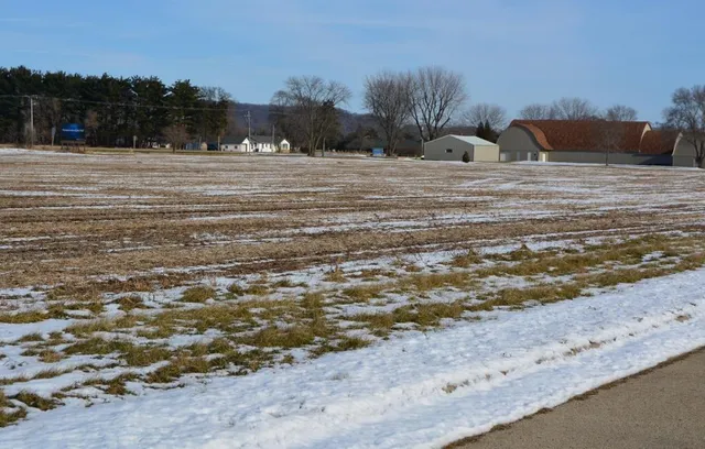 $85,900 | 43 Cedar Spring Green, Spring Green, WI 53588