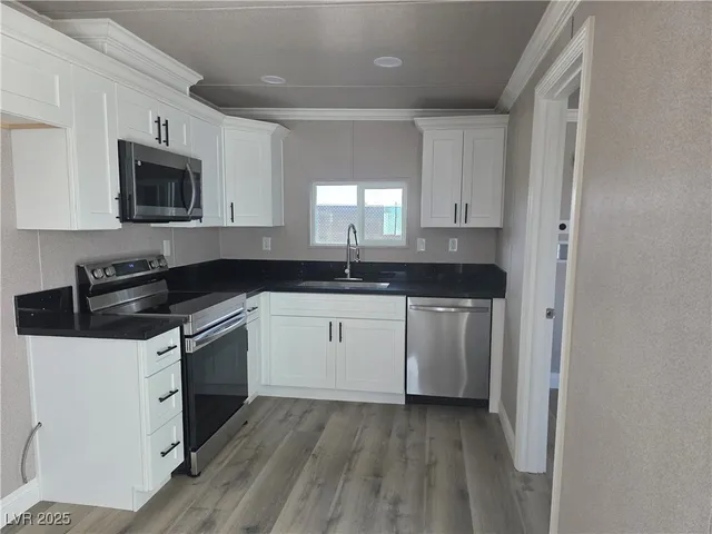 $1,400 | 1611 East Gamebird Road, Unit C, Pahrump, NV 89048