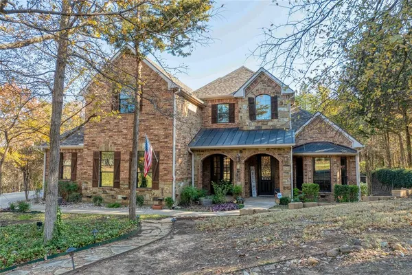 $737,500 | 588 Lakepoint Loop, Pottsboro, TX 75076
