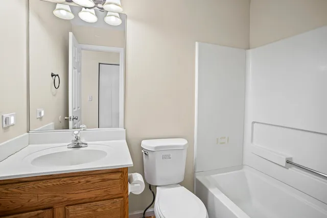 $409,500 | 769 Chesterfield Lane, North Aurora, IL 60542