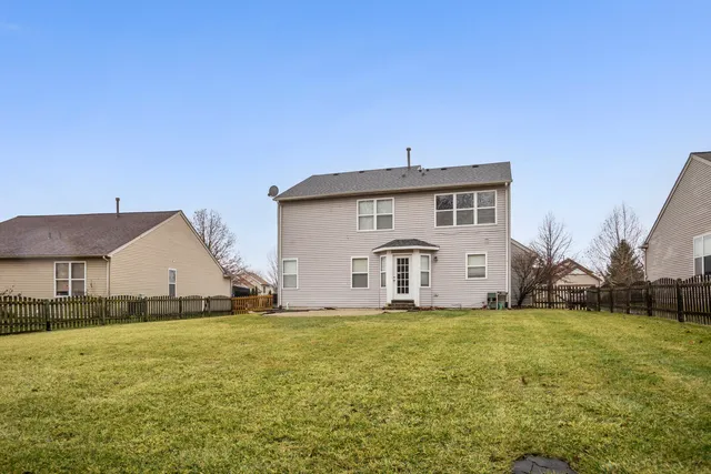 $409,500 | 769 Chesterfield Lane, North Aurora, IL 60542