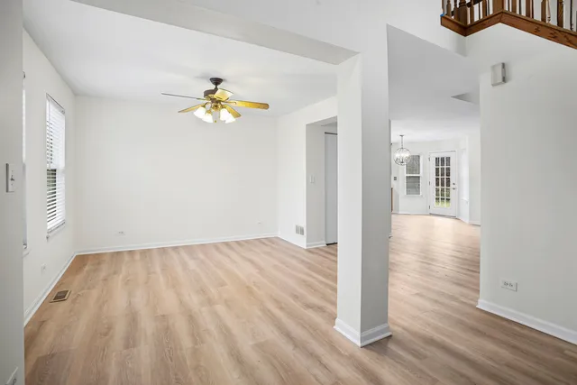 $409,500 | 769 Chesterfield Lane, North Aurora, IL 60542