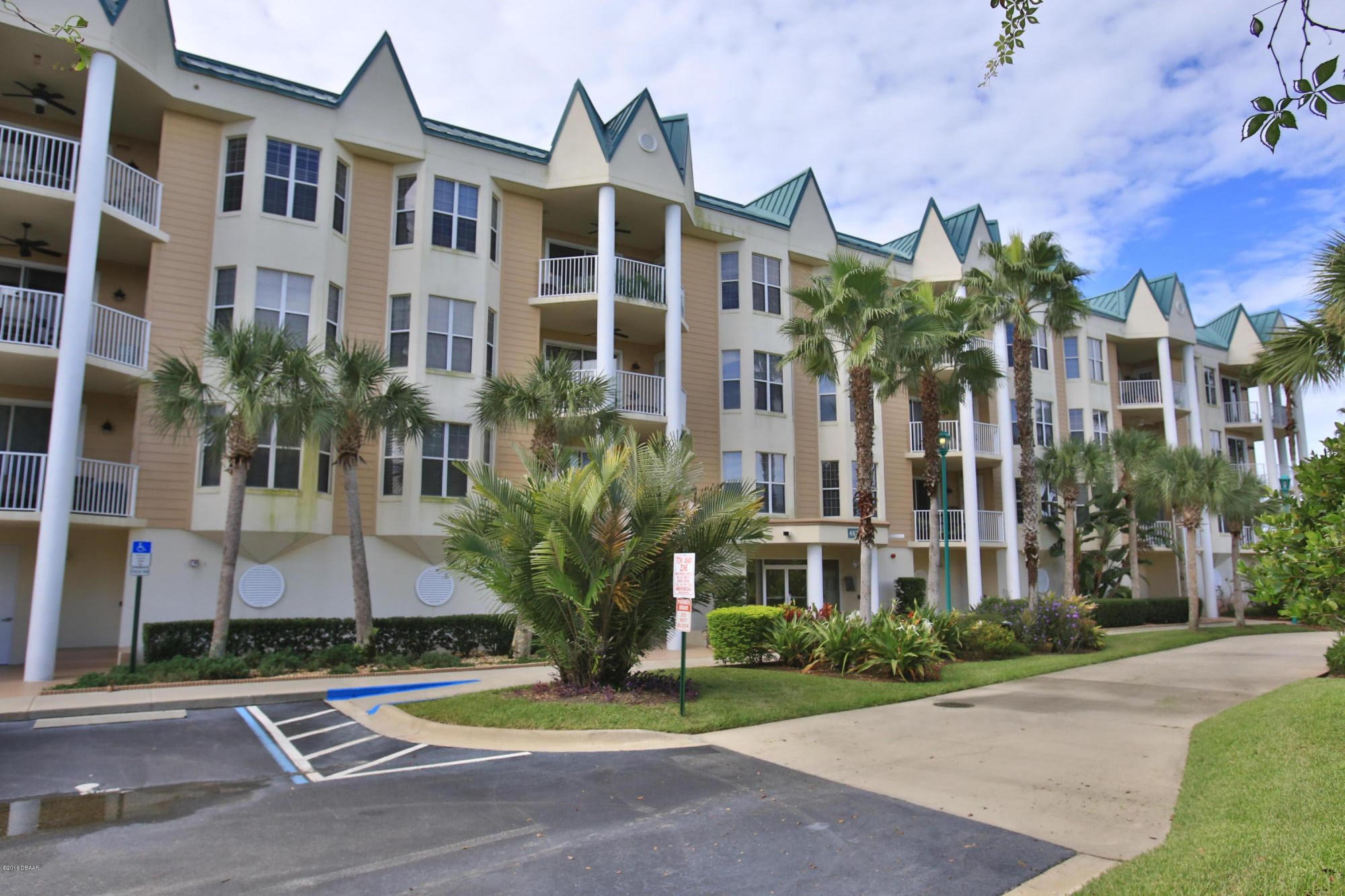 4625 Rivers Edge Village Lane, Unit 5204 Ponce Inlet, FL 32127 - Photo 3 of 30 Front