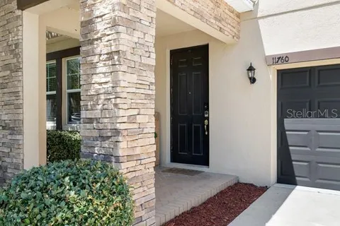 a view of entryway of a house