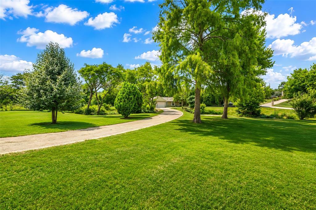 256 Country Club Road Whitney, TX 76692 - Photo 3 of 36 Large circular drive with plenty of parking