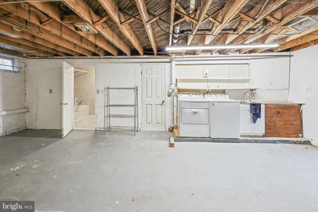 a view of a storage & utility room