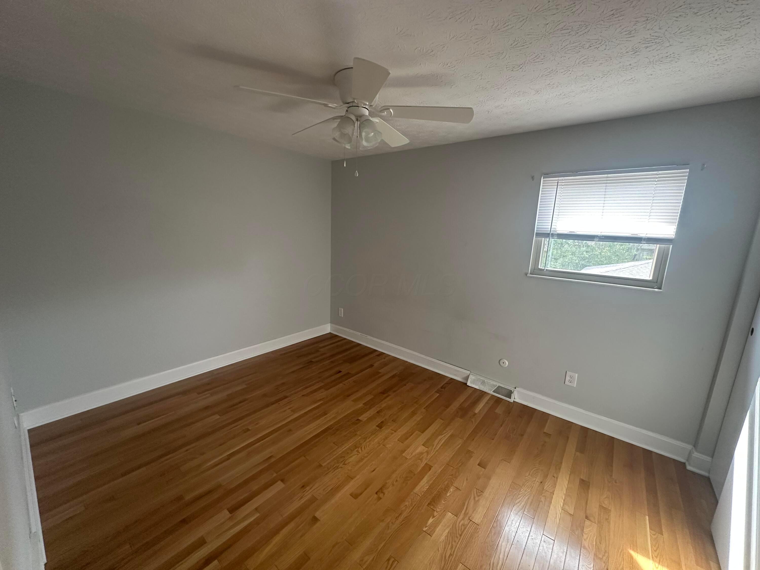 4867 Dierker Road Columbus, OH 43220 - Photo 5 of 13 IMG_0591