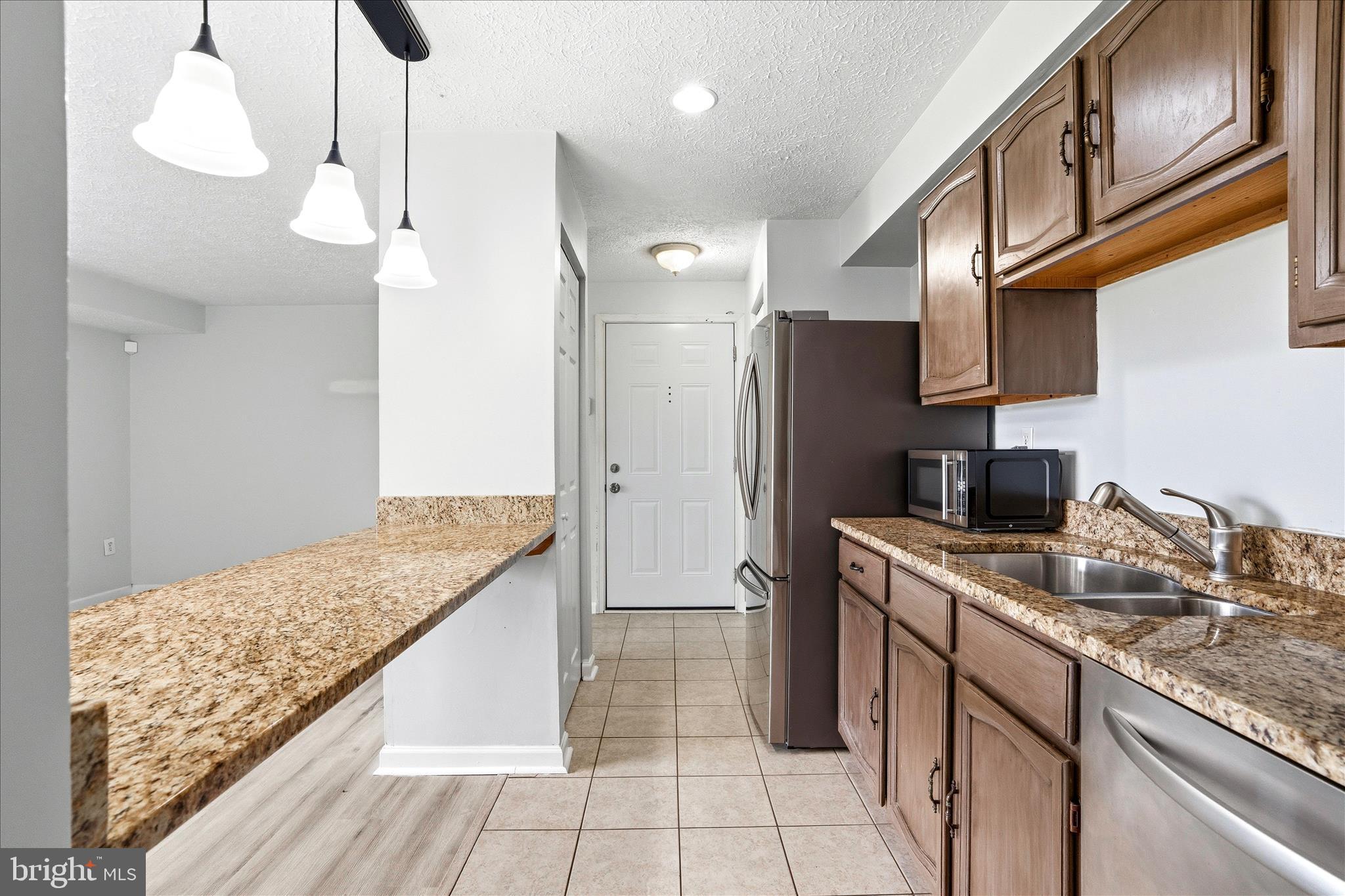 550 Heather Ridge Drive, Unit 7B Frederick, MD 21702 - Photo 5 of 14 Granite Counters