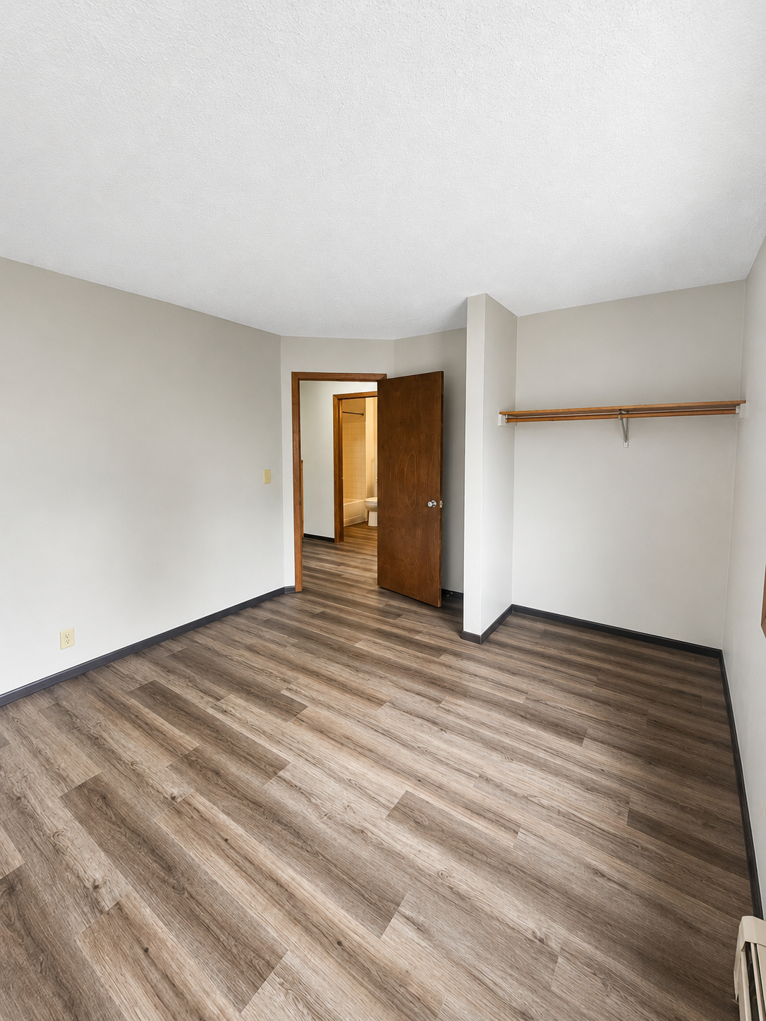 222 6th Street Southwest, Unit 2 Madelia, MN 56062 - Photo 3 of 9