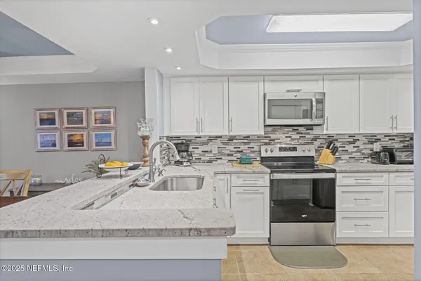 a view of a city street view