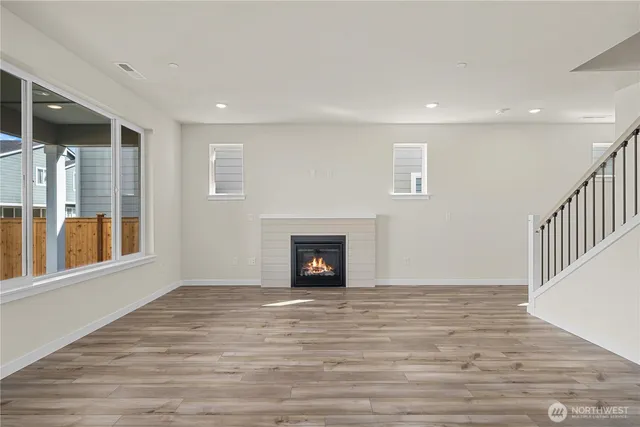 $689,990 | 13909 178th St Court East, Puyallup, WA 98374