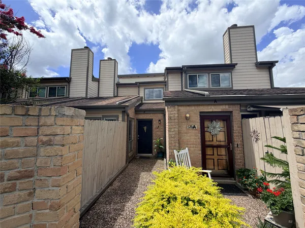 $1,999 | 726 Country Pl Drive, Unit B, Houston, TX 77079