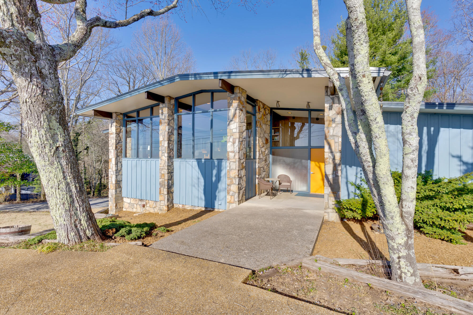 1105 East Brow Road Signal Mountain, TN 37377 - Photo 2 of 67 1105-E-Brow-Rd-MLS-Photos-12