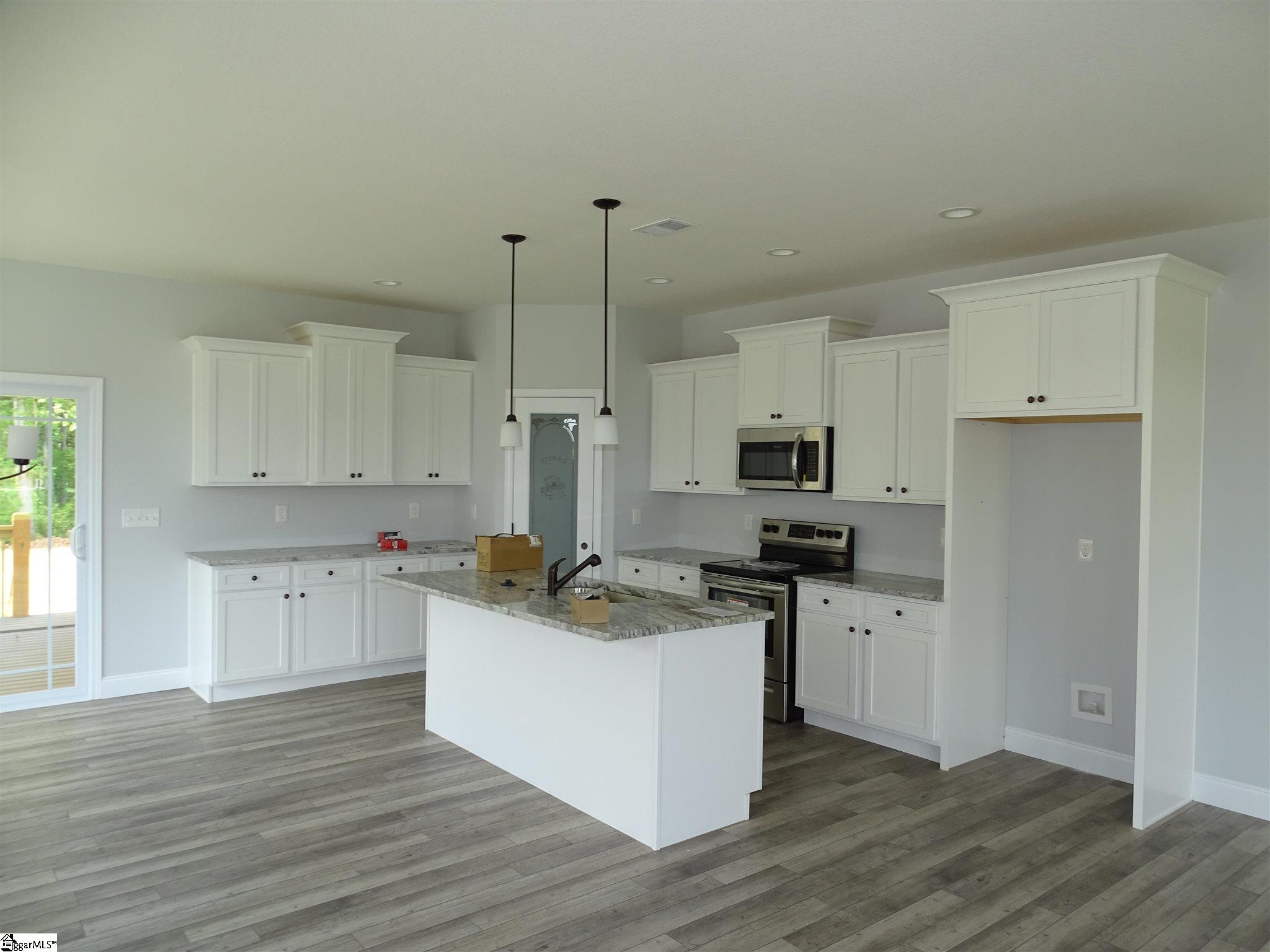 755 Lightwood Knot Road Woodruff, SC 29388 - Photo 9 of 22 Gallery Image 9