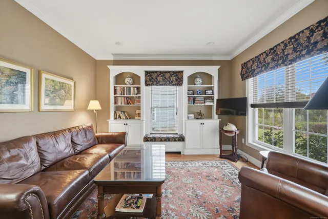 $629,900 | 20 Greendale Drive, Suffield, CT 06078