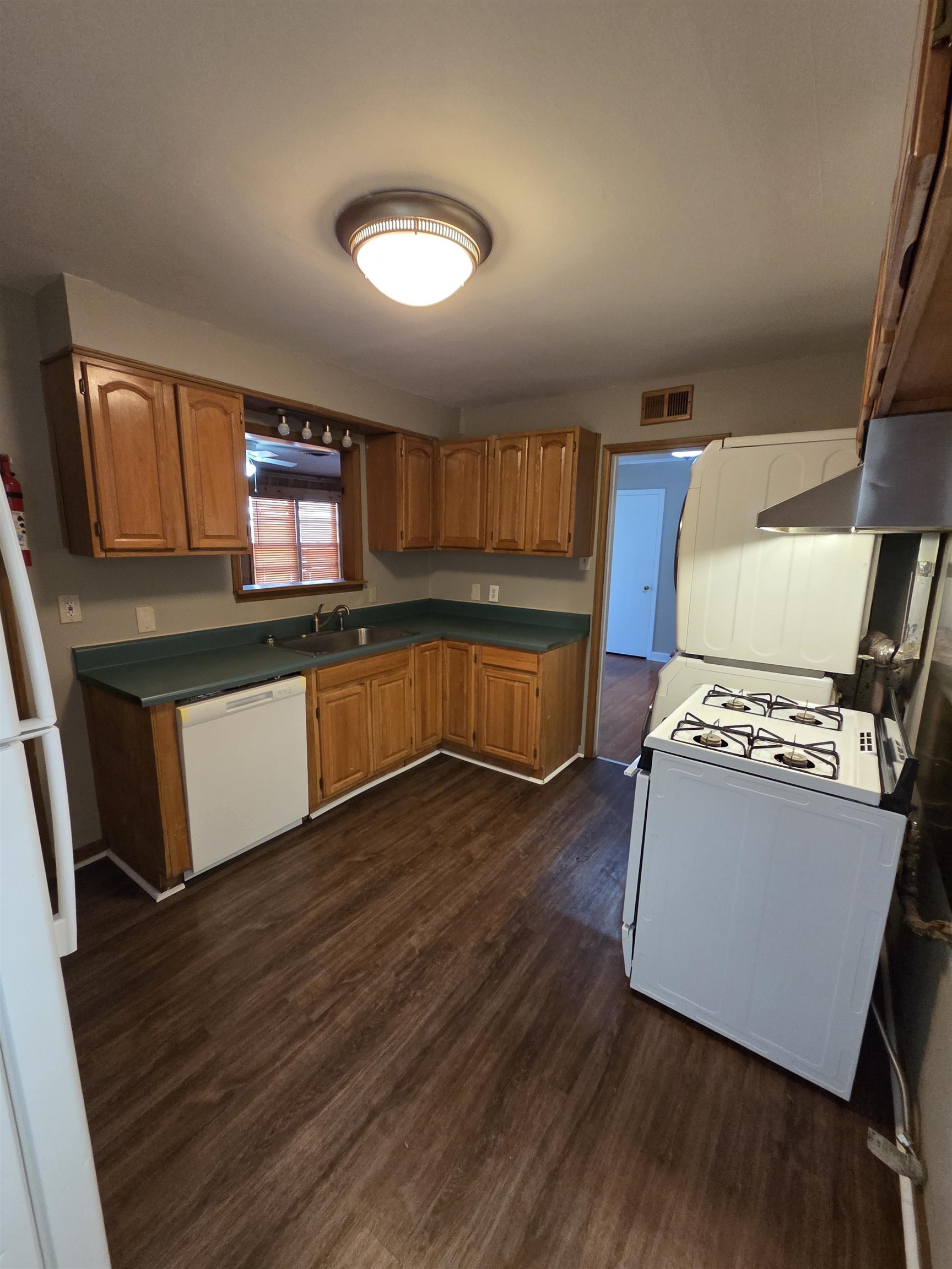 4584 East Dearing Road Memphis, TN 38117 - Photo 5 of 18