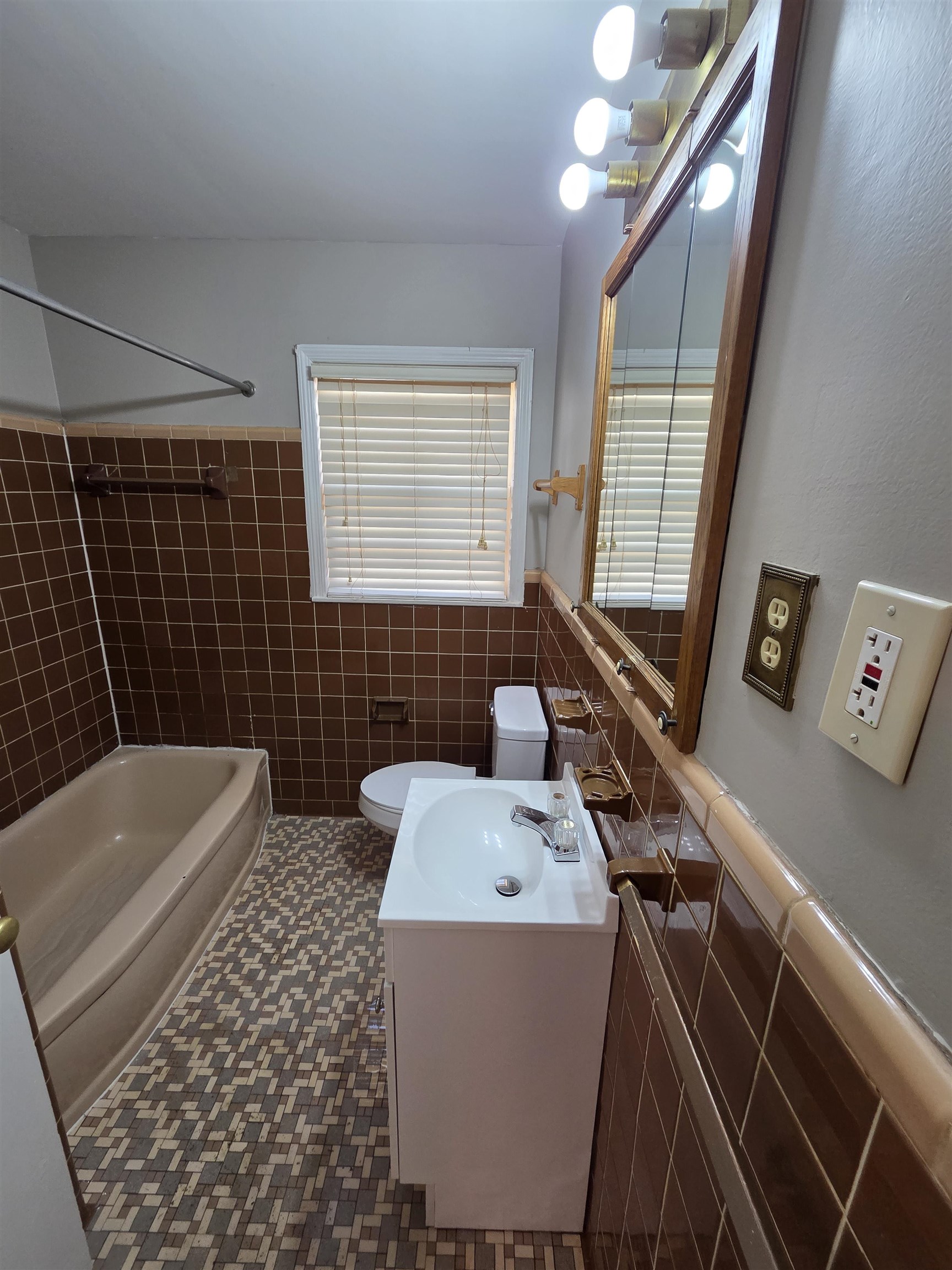 4584 East Dearing Road Memphis, TN 38117 - Photo 8 of 18