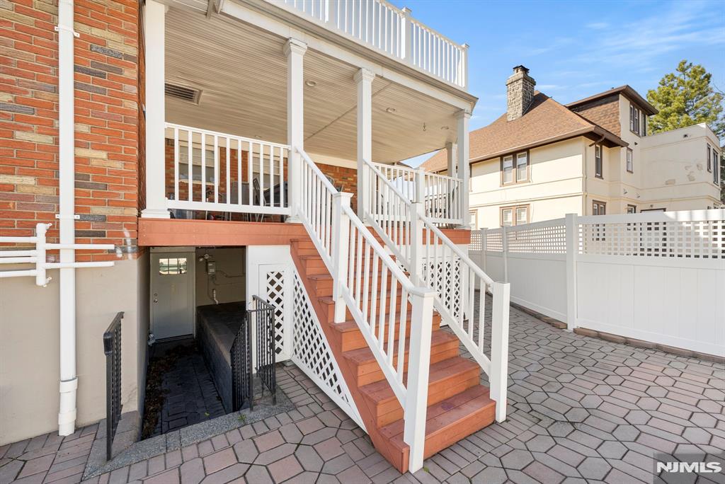 1070 Cumbermeade Road Fort Lee, NJ 07024 - Photo 25 of 34